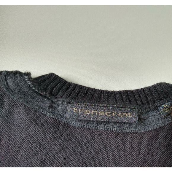 100% Extra Fine Merino Wool Transcript Gray V-Neck Medium Weight Sweater - Picture 7 of 9